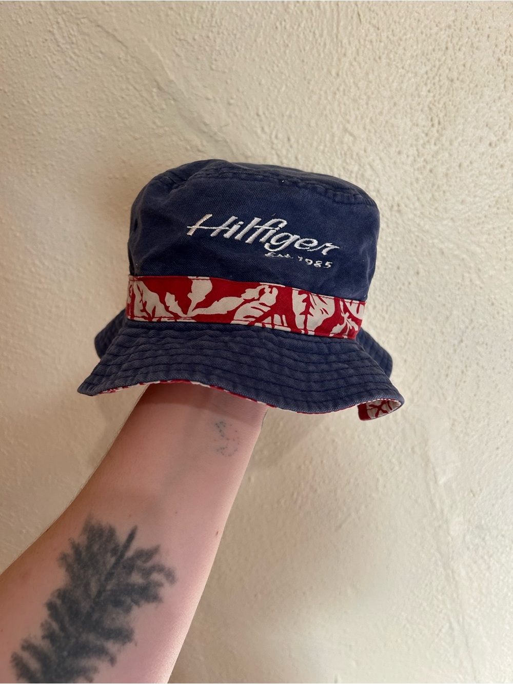 Vintage Tommy Hilfiger Kids Navy Bucket Hat with Red Patterned Band